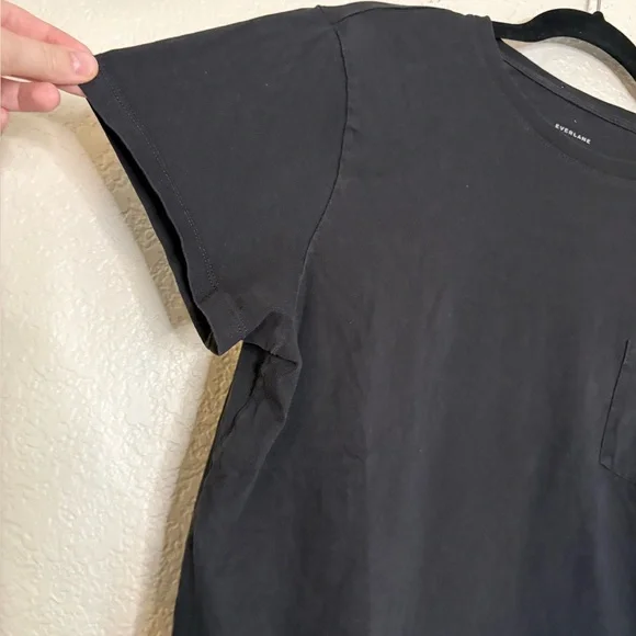 Everlane The Box-Cut Tee in Essential Cotton Black Pocket Tee Basics Large - Picture 8 of 10